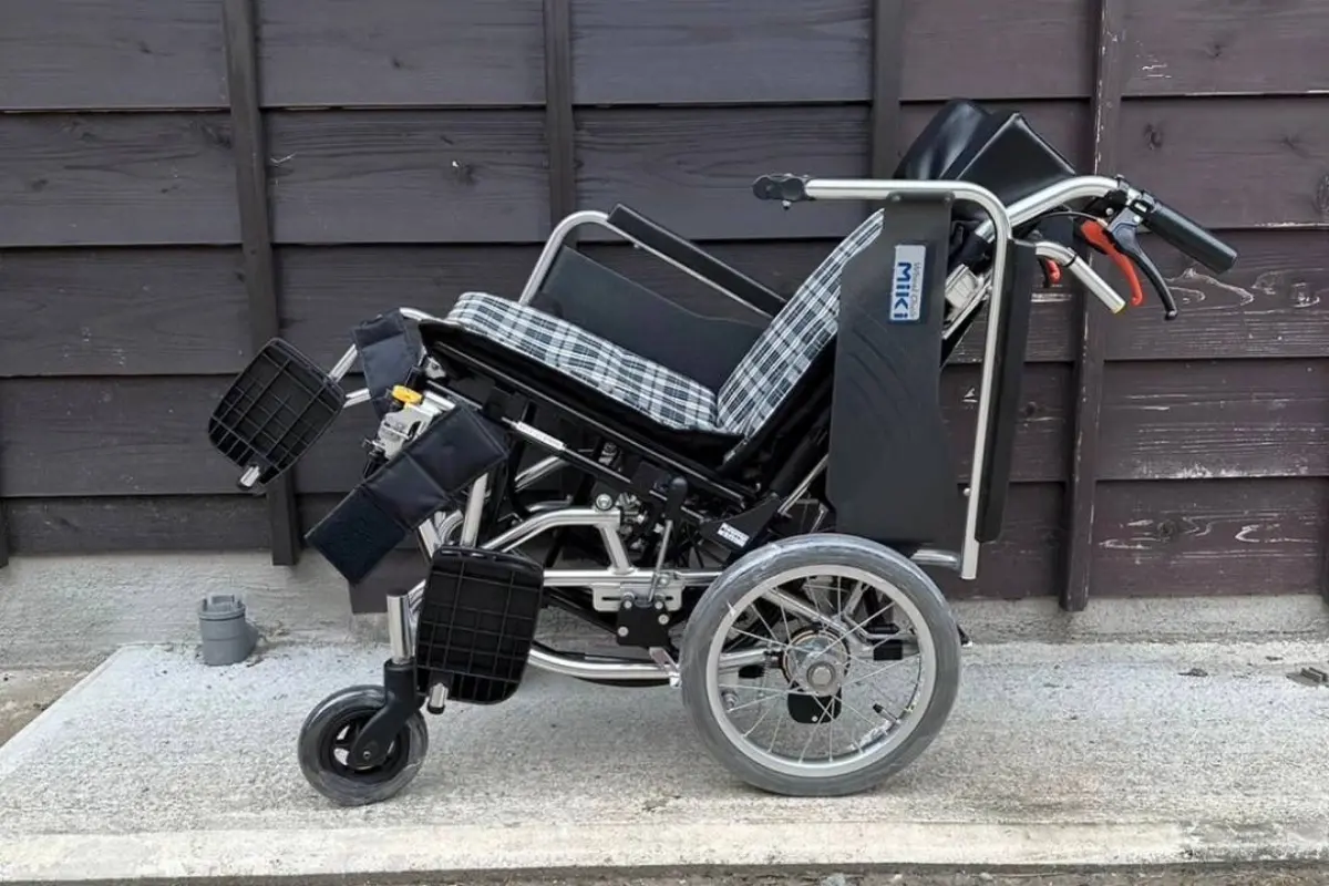 ティルト車いす